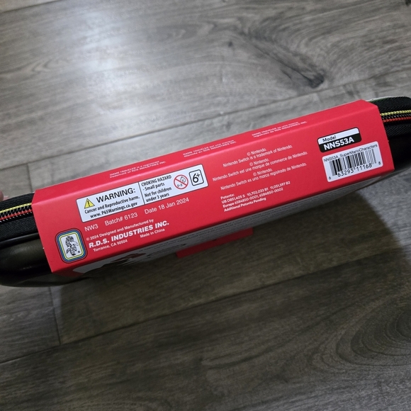 Nintendo Switch Super Mario Travel Case - Picture 7 of 7